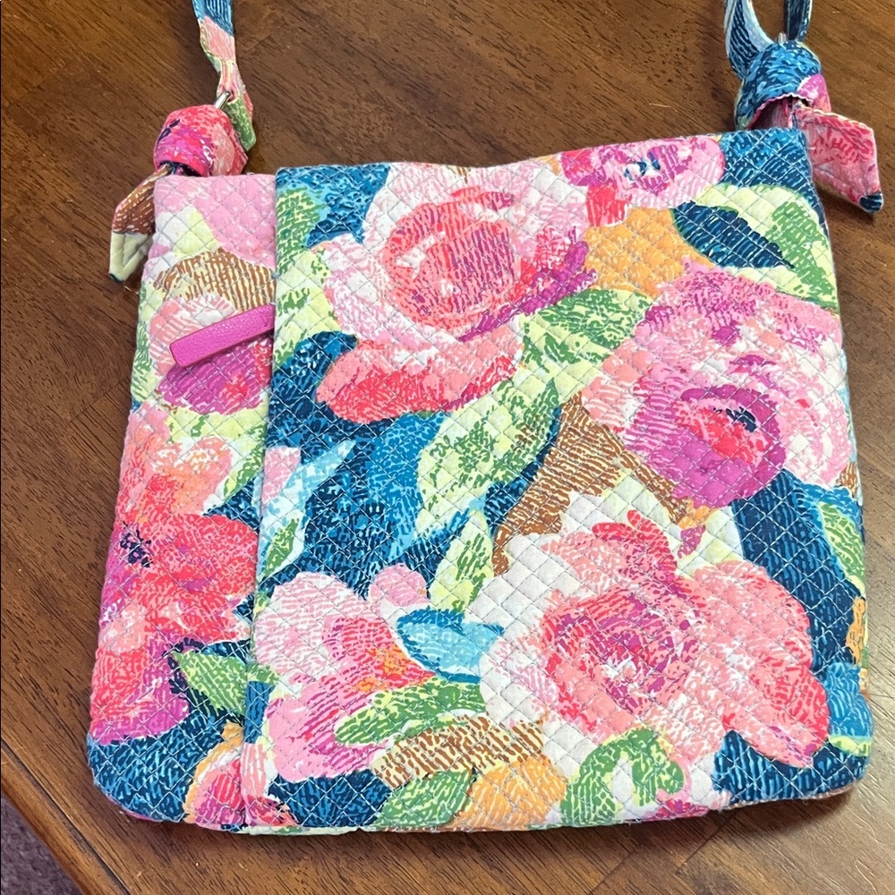 NWOT Vera Bradley Hadley Hipster Superbloom Floral Quilt Crossbody Bag 11" x11"